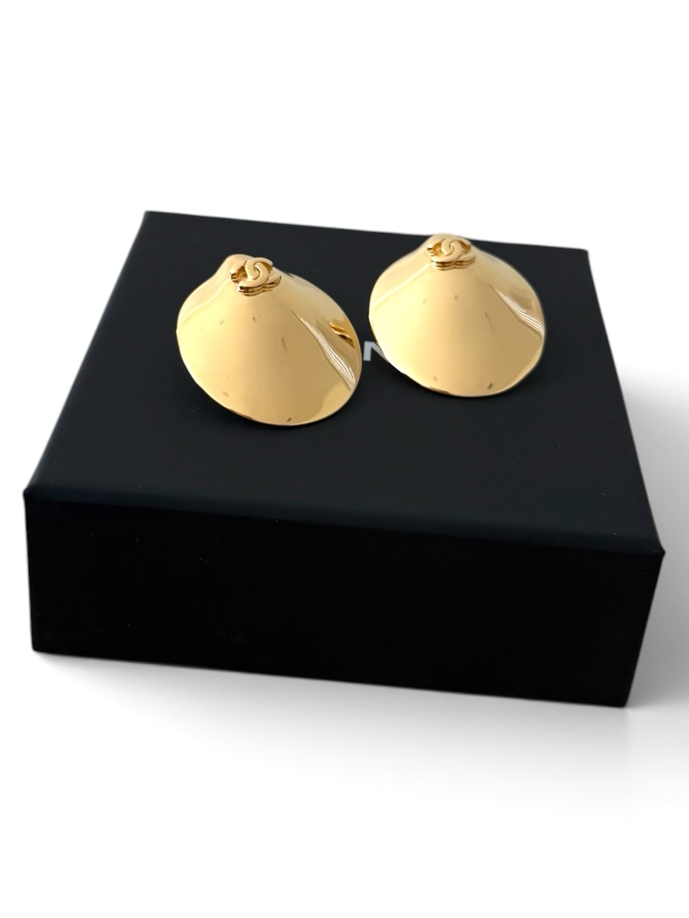 CHANEL CoCo Beach Gold Seashell Earrings with CC Logo